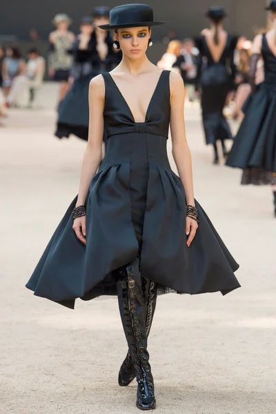 Look 54